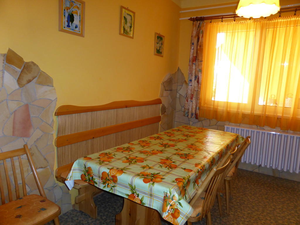 Napfeny Apartman Es Vendeghaz Егерсалок Екстер'єр фото