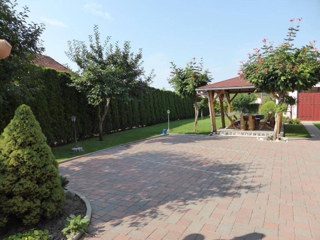 Napfeny Apartman Es Vendeghaz Егерсалок Екстер'єр фото