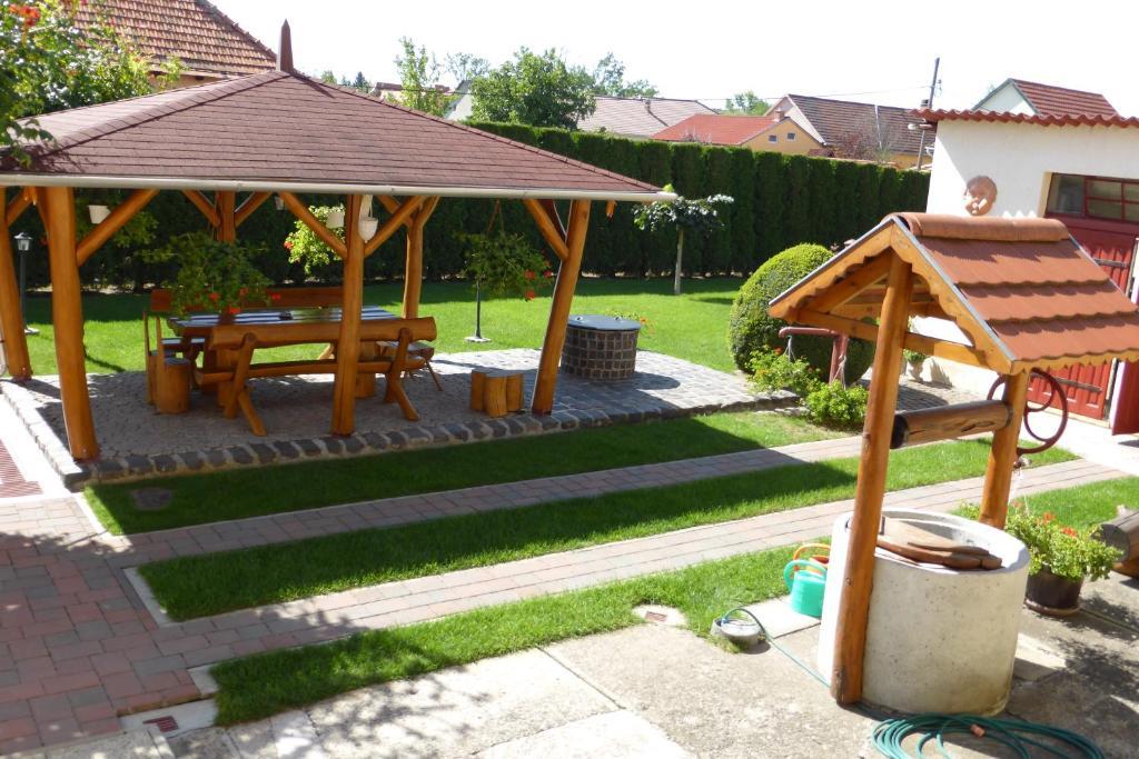 Napfeny Apartman Es Vendeghaz Егерсалок Номер фото