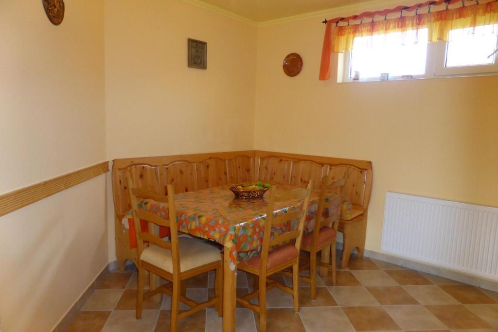 Napfeny Apartman Es Vendeghaz Егерсалок Номер фото